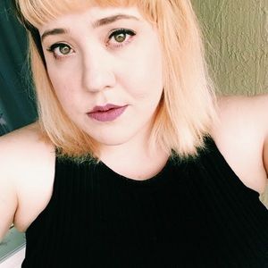 Meet your Posher, Alexis